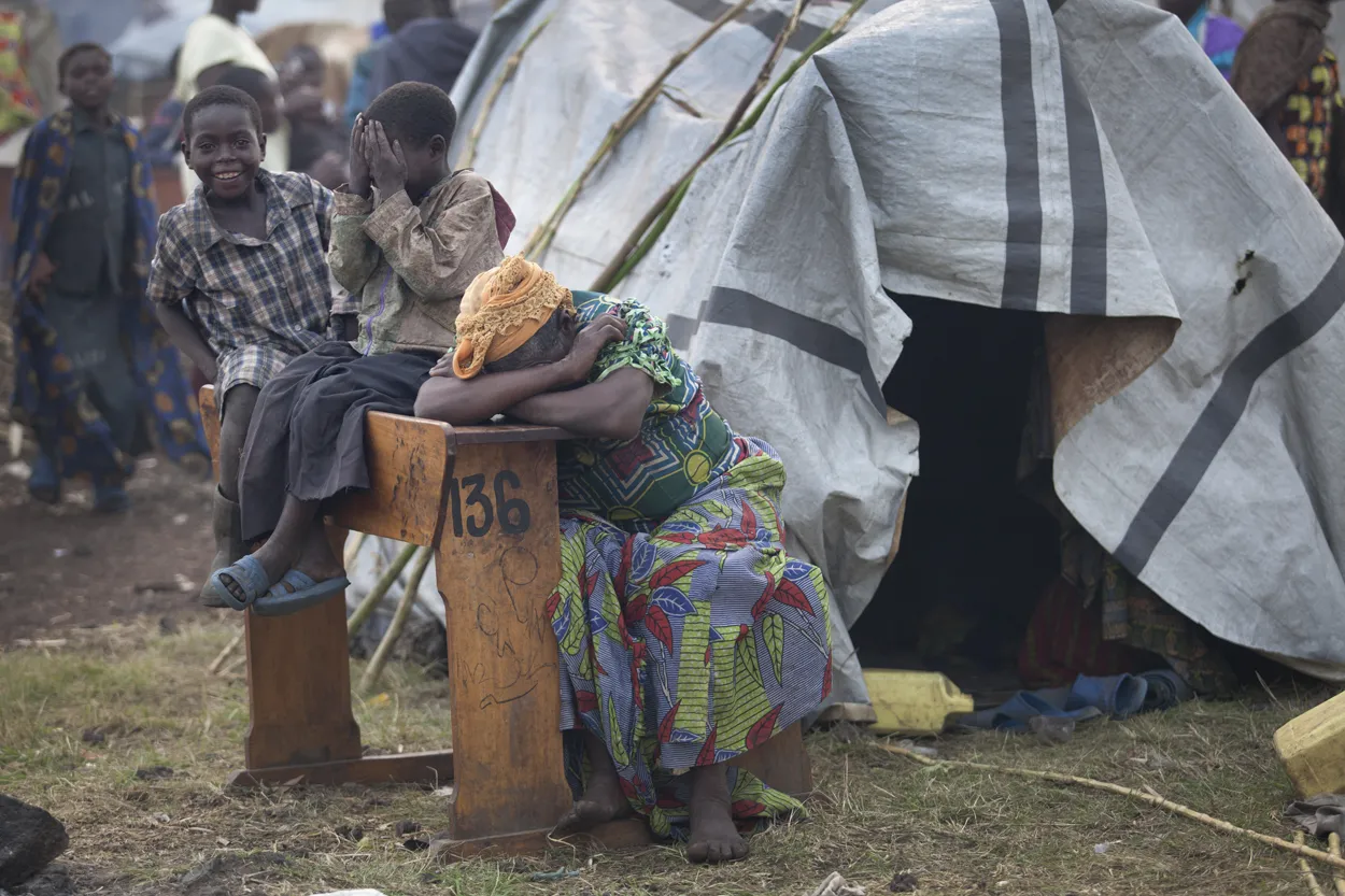 Personnes déplacées installées dans un camp de fortune en périphérie de Goma