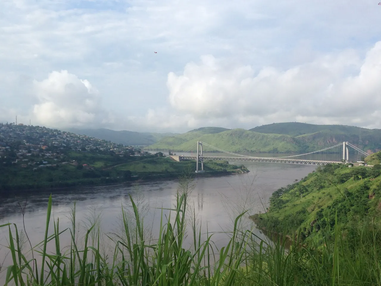 Le fleuve Congo et le pont de Matadi dans la province du Kongo Central